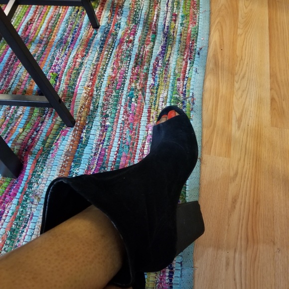 Chinese Laundry Booties - Picture 3 of 7